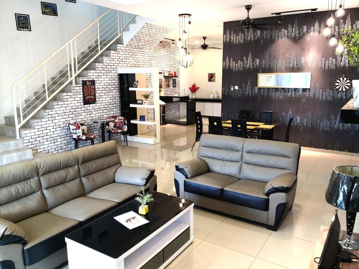 Sitiawan Teluk Batik 16modernhome Private Pool Karaoke Bbq 15pax Holiday home Lumut