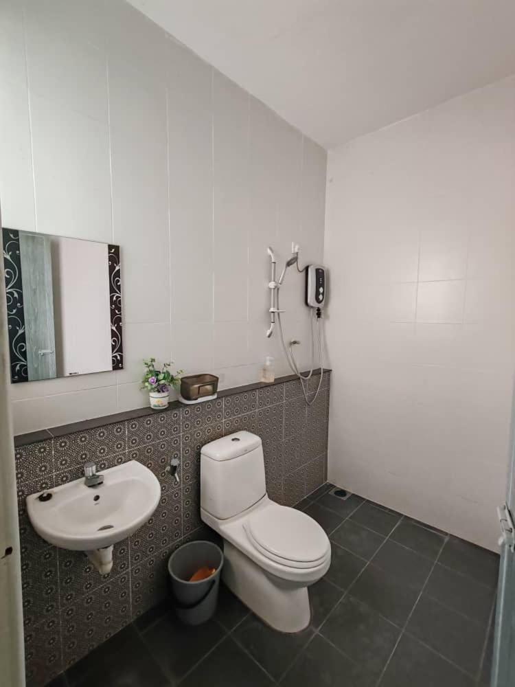 Holiday home Sitiawan Teluk Batik 16modernhome Private Pool Karaoke Bbq 15pax *